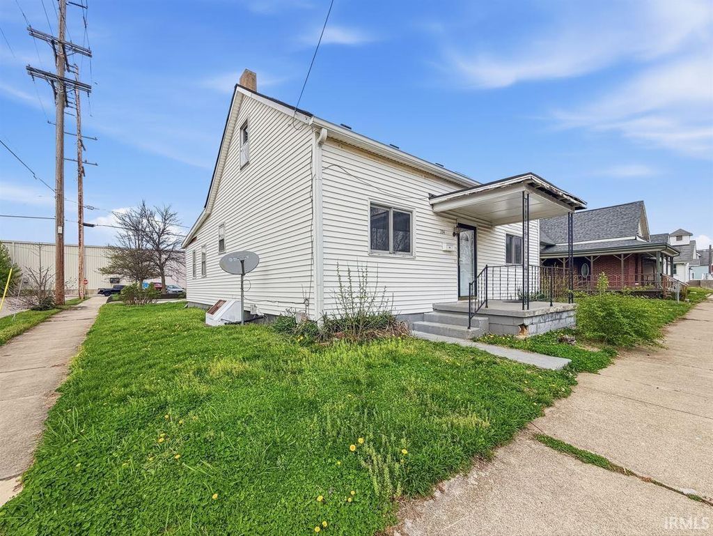 Photo of 204 E Pennsylvania Street, Shelbyville, IN 46176 (MLS # 202611932)