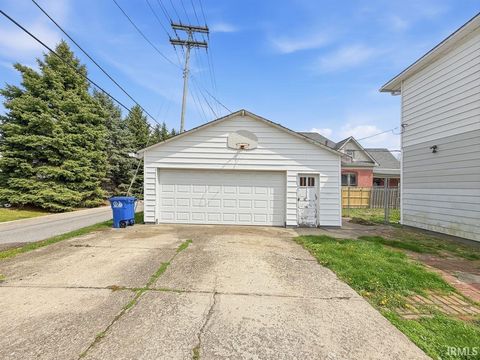 Tiny photo for 204 E Pennsylvania Street, Shelbyville, IN 46176 (MLS # 202611932)