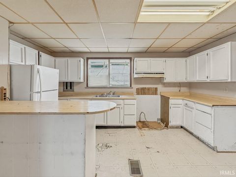 Tiny photo for 204 E Pennsylvania Street, Shelbyville, IN 46176 (MLS # 202611932)