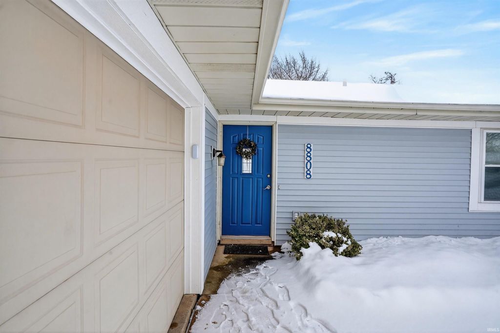 Photo of 8808 Conway Court, Fort Wayne, IN 46825 (MLS # 202604104)