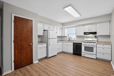 Tiny photo for 8808 Conway Court, Fort Wayne, IN 46825 (MLS # 202604104)