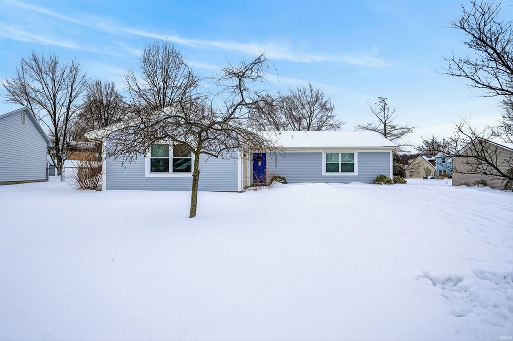 Photo of 8808 Conway Court, Fort Wayne, IN 46825 (MLS # 202604104)