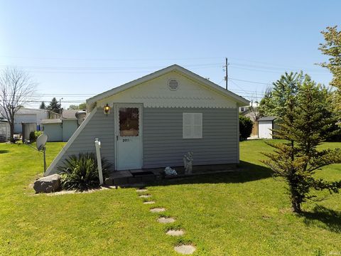 Tiny photo for 2011 N LINDSAY Street, Kokomo, IN 46901 (MLS # 202618518)
