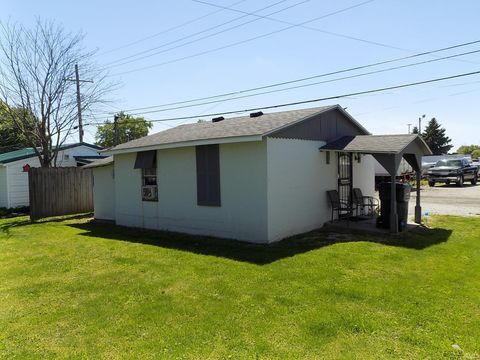 Photo of 2011 N LINDSAY Street, Kokomo, IN 46901 (MLS # 202618518)