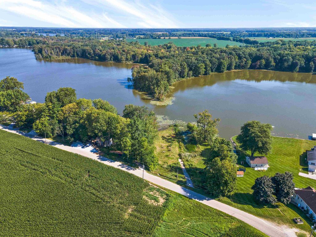 Photo of 9094 N Steinbarger Lake Road, Wawaka, IN 46794 (MLS # 202548595)