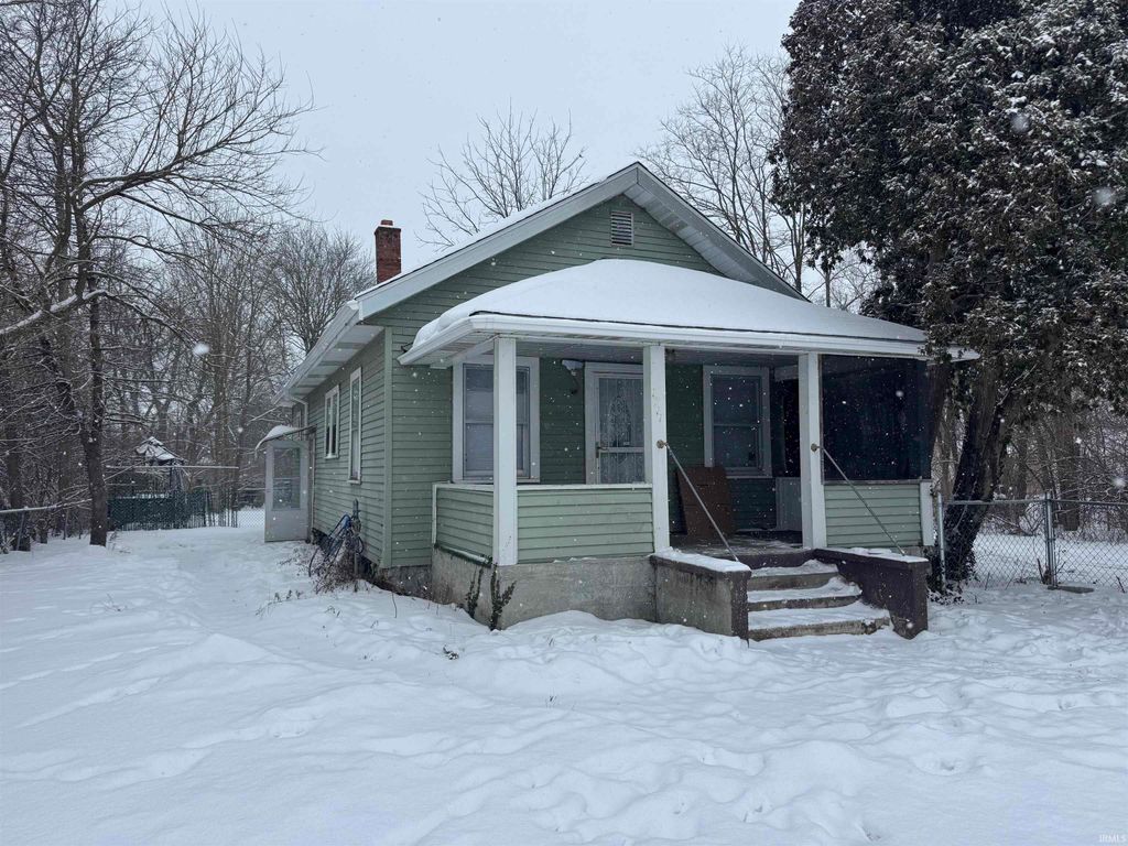 Photo of 1711 S Burlington Drive, Muncie, IN 47302 (MLS # 202603899)