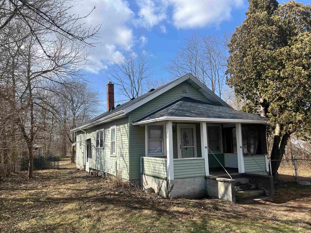 Photo of 1711 S Burlington Drive, Muncie, IN 47302 (MLS # 202603899)