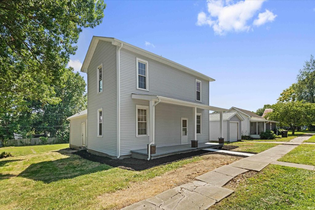 Photo of 324 W Ninth Street, Mount Vernon, IN 47620 (MLS # 202630317)