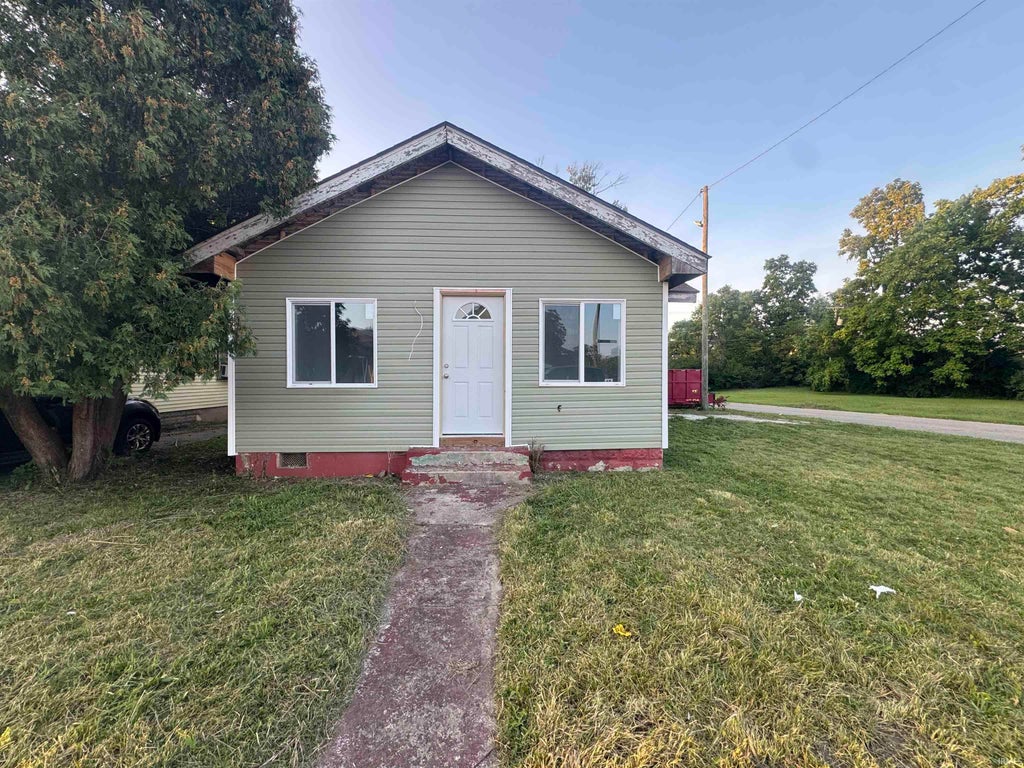 Photo of 1424 E Highland Avenue, Muncie, IN 47303 (MLS # 202636168)
