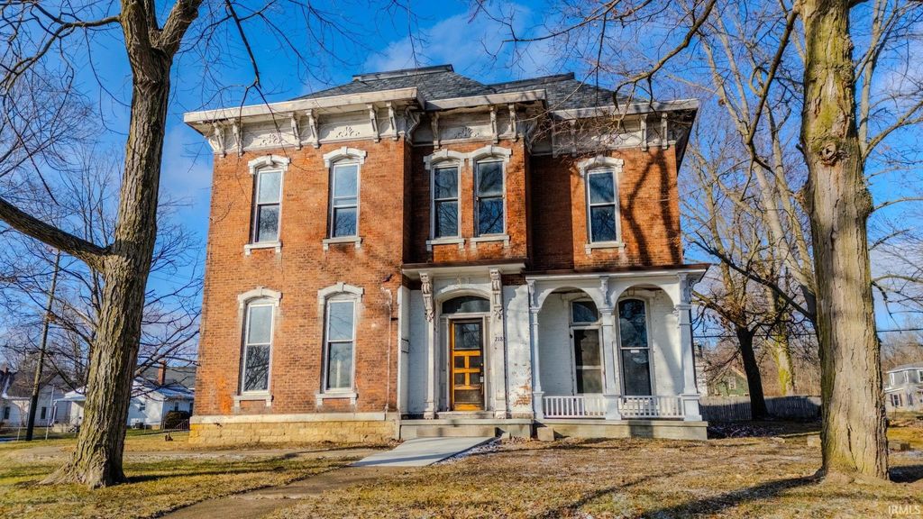 Photo of 218 E Main Street, Wabash, IN 46992 (MLS # 202549418)