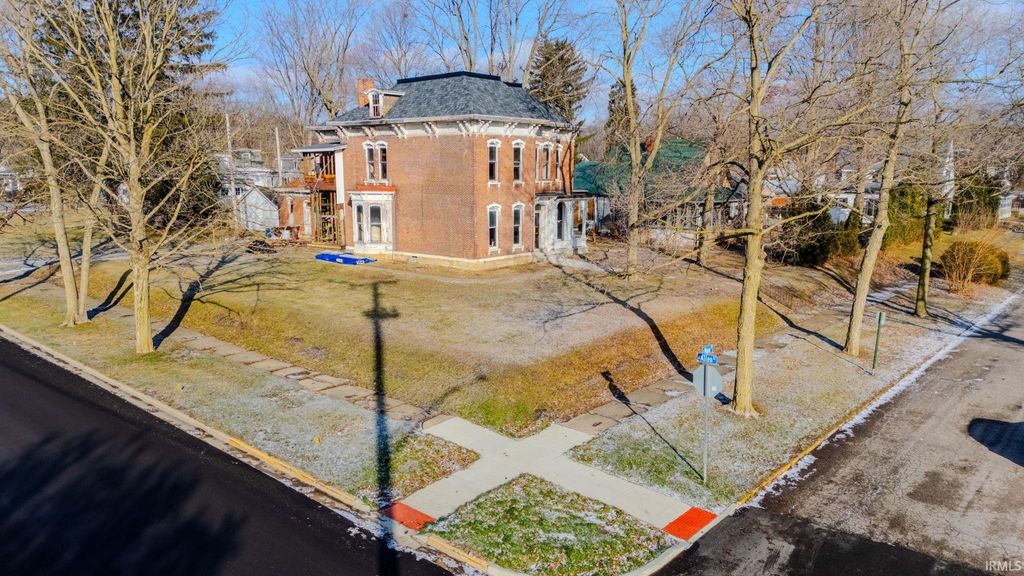 Photo of 218 E Main Street, Wabash, IN 46992 (MLS # 202549418)