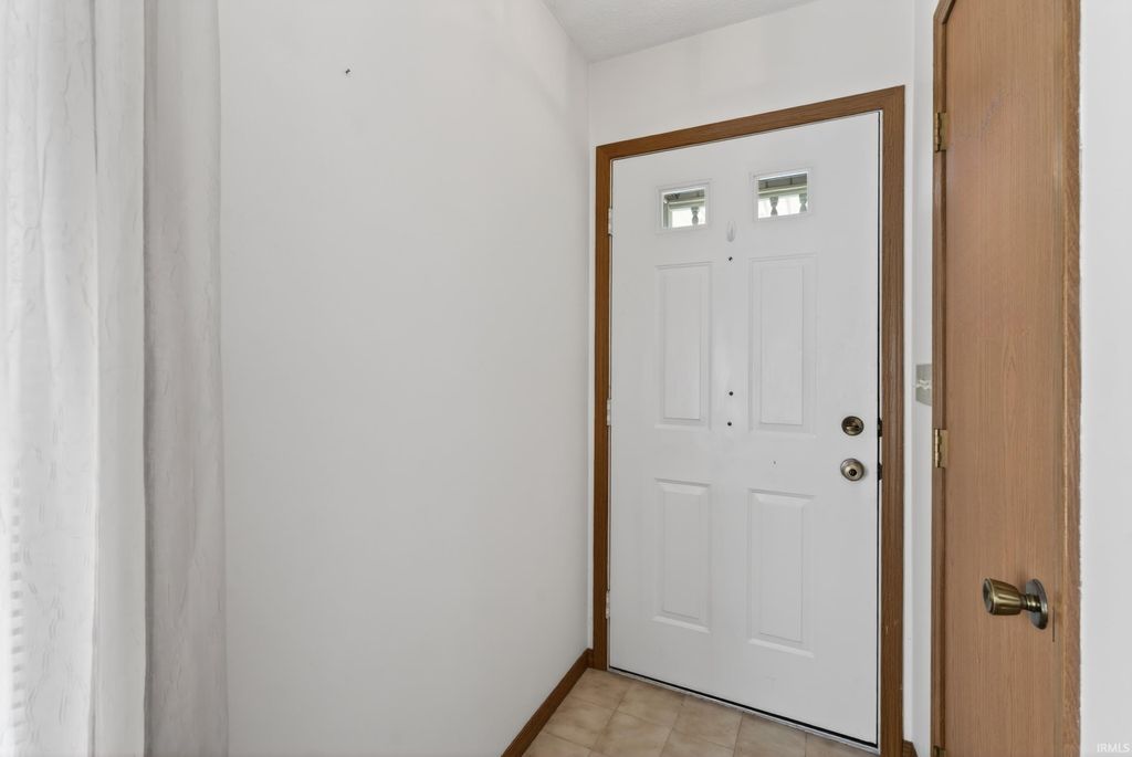 Photo of 709B Arcadia Court, Kendallville, IN 46755 (MLS # 202614116)