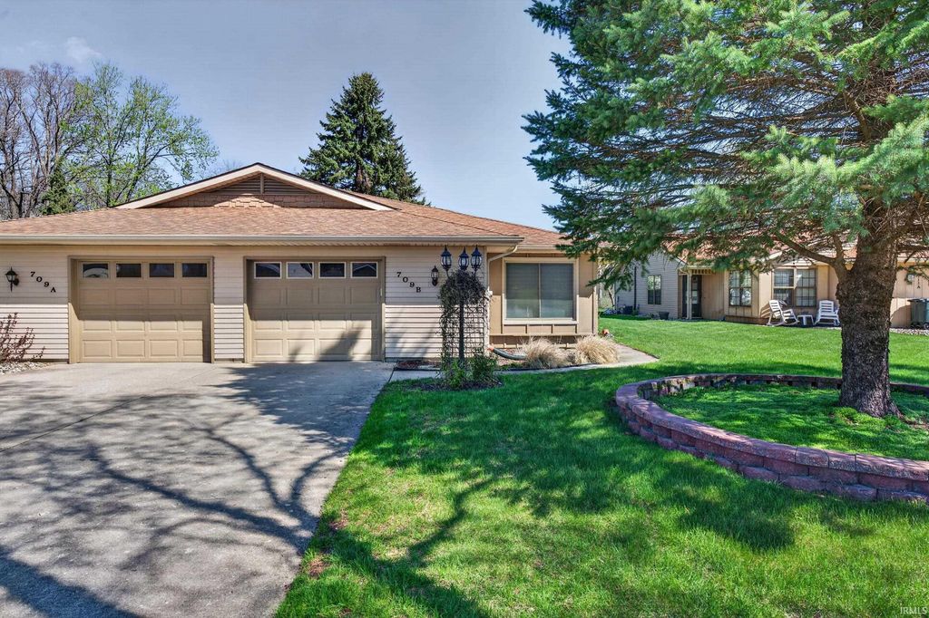 Photo of 709B Arcadia Court, Kendallville, IN 46755 (MLS # 202614116)