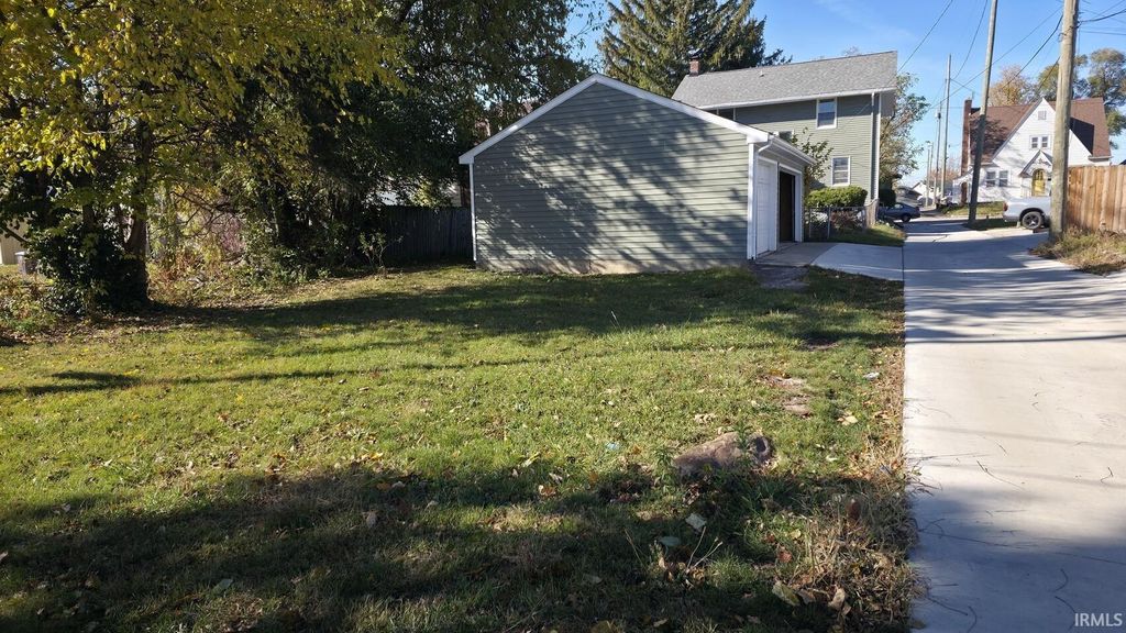 Photo of 3017 S Clinton Street, Fort Wayne, IN 46806 (MLS # 202545408)