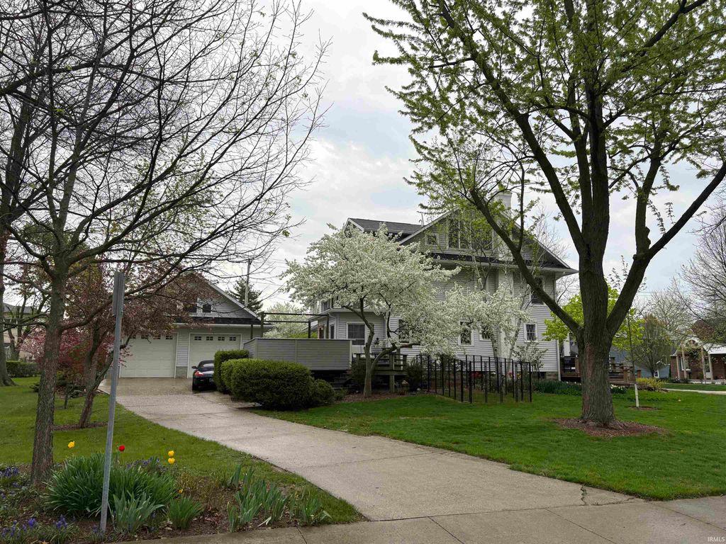 Photo of 418 W Jefferson Street, Decatur, IN 46733 (MLS # 202613022)