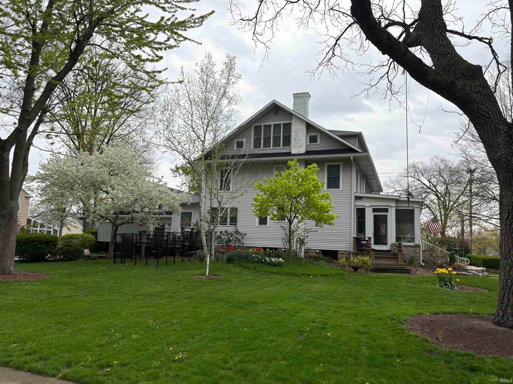 Photo of 418 W Jefferson Street, Decatur, IN 46733 (MLS # 202613022)