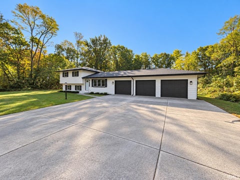 Tiny photo for 23290 County Road 106, Elkhart, IN 46514 (MLS # 202643816)