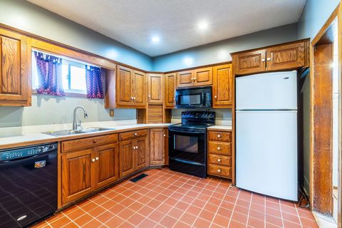 Tiny photo for 715 Pontiac Street, Rochester, IN 46975 (MLS # 202606657)