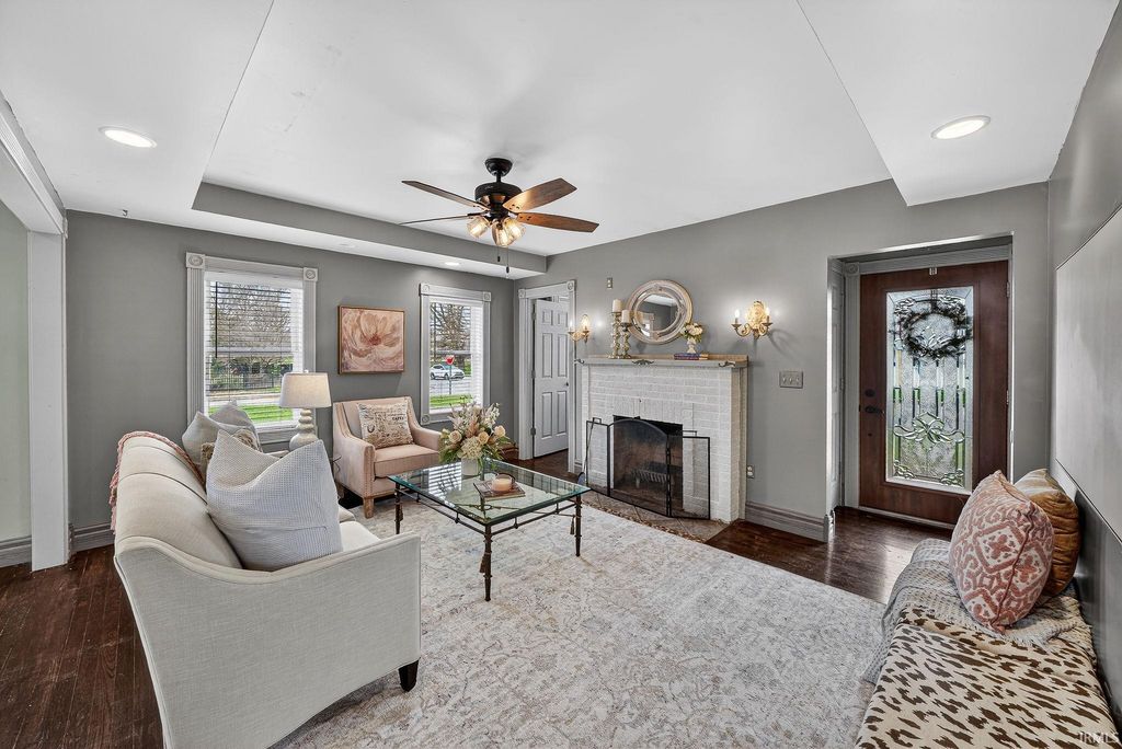 Photo of 1009 E Mishawaka Avenue, Mishawaka, IN 46544 (MLS # 202610343)