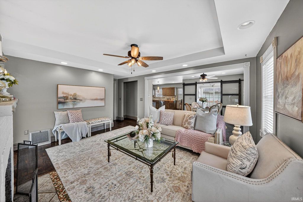 Photo of 1009 E Mishawaka Avenue, Mishawaka, IN 46544 (MLS # 202610343)