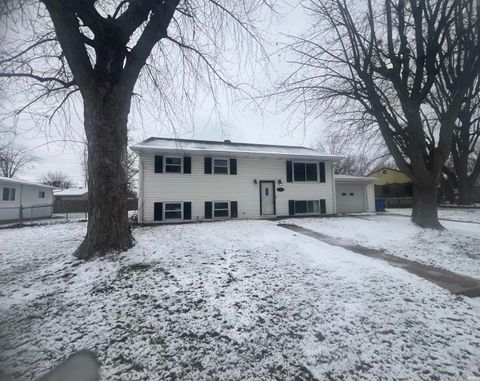 Photo of 1213 MAPLEWOOD Drive, Kokomo, IN 46902 (MLS # 202600164)