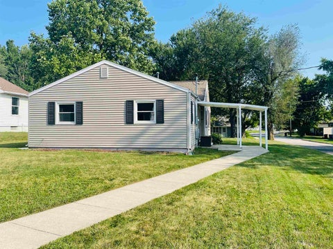 Tiny photo for 614 E Randolph Street, Angola, IN 46703 (MLS # 202634243)