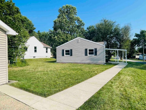 Tiny photo for 614 E Randolph Street, Angola, IN 46703 (MLS # 202634243)