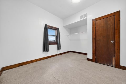 Tiny photo for 1723 N Courtland Avenue, Kokomo, IN 46901 (MLS # 202535401)