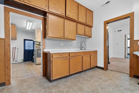 Tiny photo for 1723 N Courtland Avenue, Kokomo, IN 46901 (MLS # 202535401)