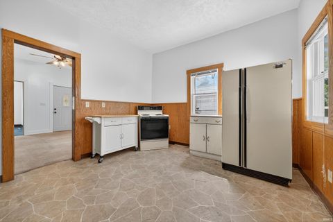 Tiny photo for 1723 N Courtland Avenue, Kokomo, IN 46901 (MLS # 202535401)