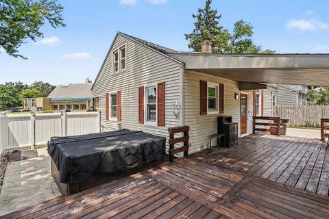Tiny photo for 54218 N Ironwood Road, South Bend, IN 46635 (MLS # 202637269)