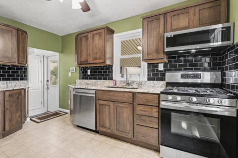 Tiny photo for 54218 N Ironwood Road, South Bend, IN 46635 (MLS # 202637269)