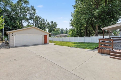 Tiny photo for 54218 N Ironwood Road, South Bend, IN 46635 (MLS # 202637269)