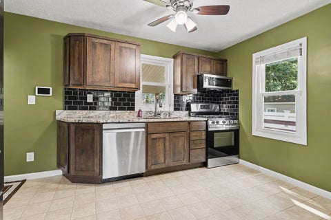 Tiny photo for 54218 N Ironwood Road, South Bend, IN 46635 (MLS # 202637269)