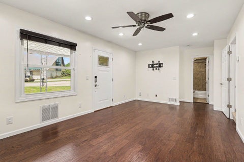 Tiny photo for 54218 N Ironwood Road, South Bend, IN 46635 (MLS # 202637269)