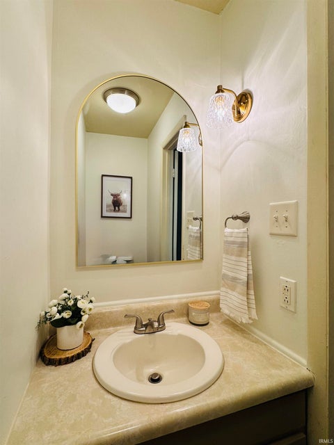 Tiny photo for 2500 Topsfield Road #603, South Bend, IN 46614 (MLS # 202638882)