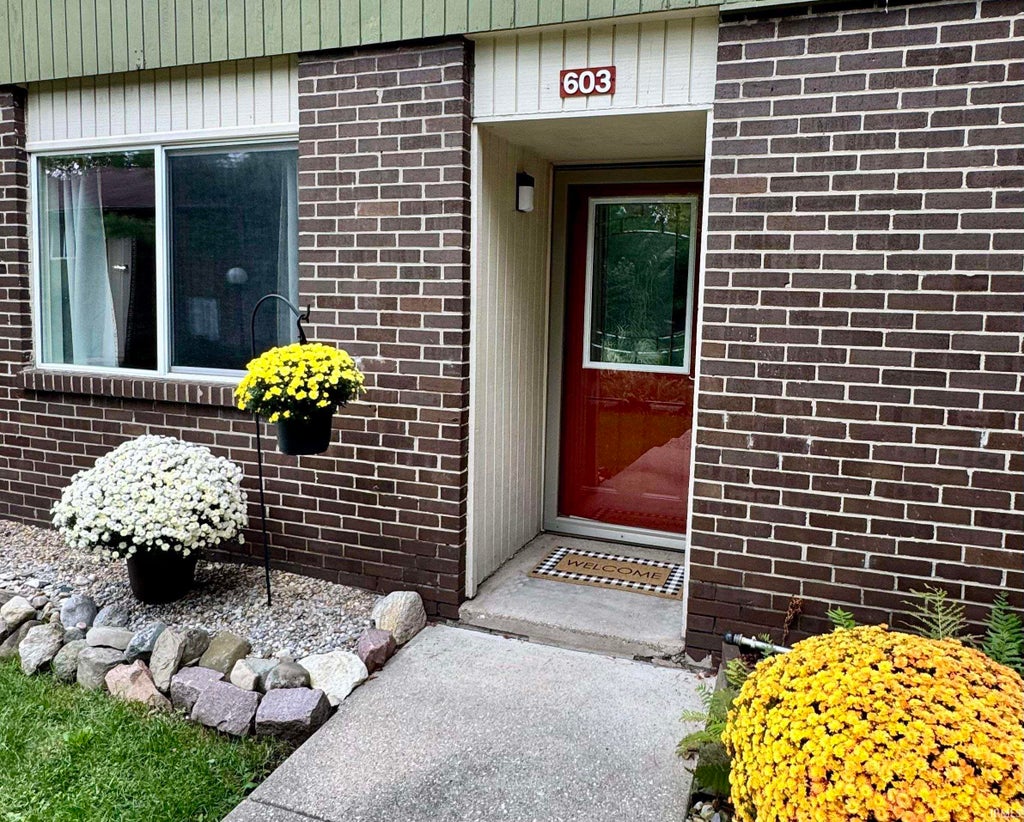 Photo of 2500 Topsfield Road #603, South Bend, IN 46614 (MLS # 202638882)