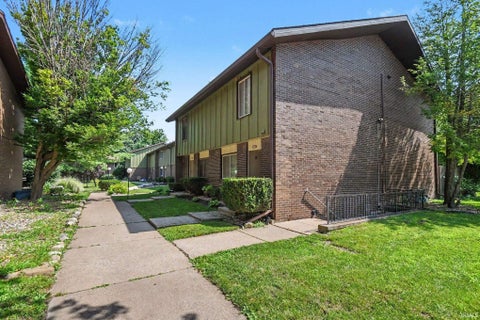Tiny photo for 2500 Topsfield Road #603, South Bend, IN 46614 (MLS # 202638882)