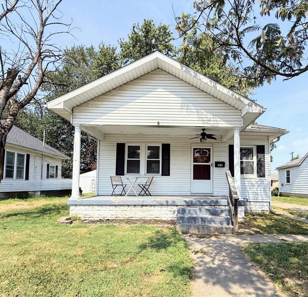 Photo of 1818 E Franklin Street, Evansville, IN 47711 (MLS # 202637206)