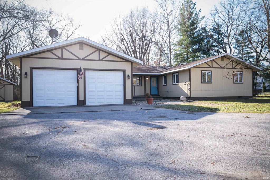 Photo of 5020 S Woodland E Drive, North Judson, IN 46366 (MLS # 202610453)