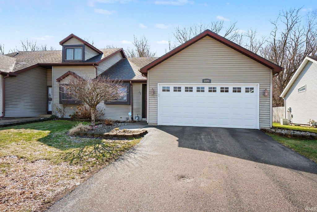 Photo of 1021 Wheatstone Drive, Mishawaka, IN 46544 (MLS # 202605388)