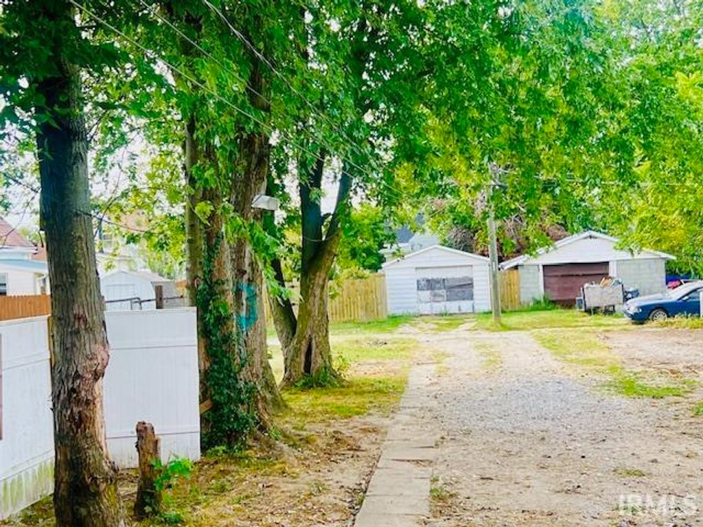 Photo of 1216 Edgar Street, Evansville, IN 47710 (MLS # 202538165)