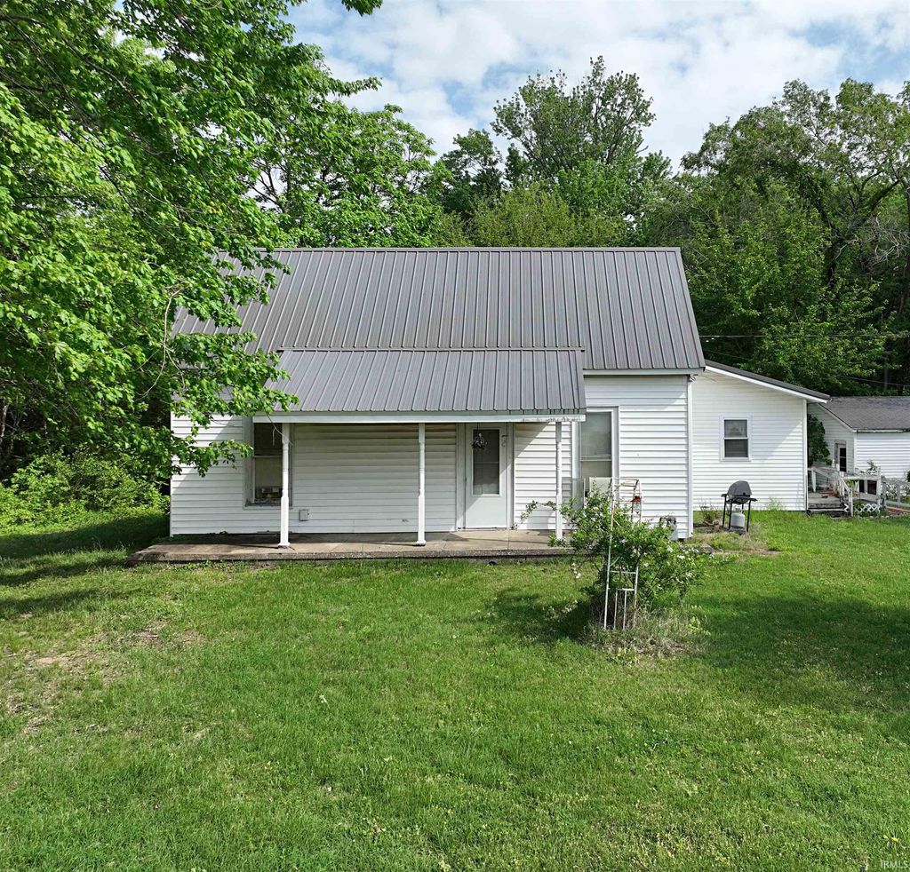 Photo of 1106 Wykoff Lane, Washington, IN 47501 (MLS # 202615605)