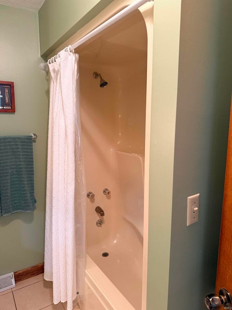 Tiny photo for 841 Hochgesang Avenue, Jasper, IN 47546 (MLS # 202642102)