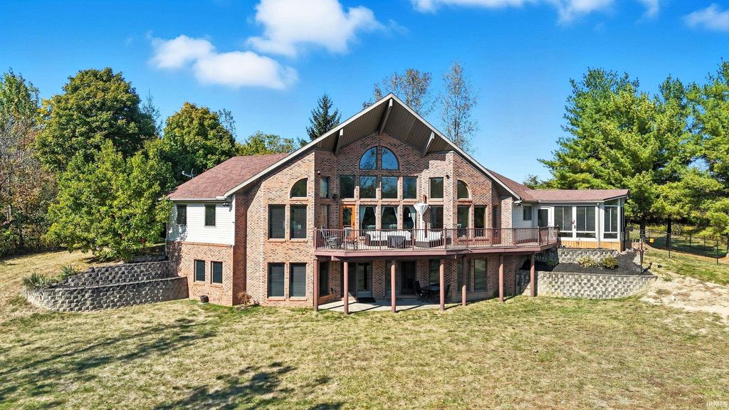 Photo of 2300 S Eighth Street, Upland, IN 46989 (MLS # 202542123)