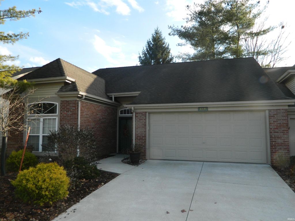 Photo of 618 E Moss Creek Court, Bloomington, IN 47401 (MLS # 202549502)