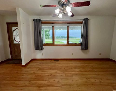 Tiny photo for 273 S 900 E, Marion, IN 46953 (MLS # 202622471)