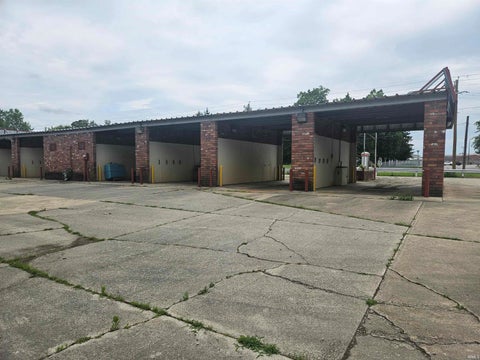 Tiny photo for 515 Bellmont RD Road, Decatur, IN 46733 (MLS # 202625578)