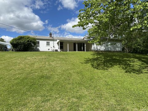Tiny photo for 906 Rosewood Drive, Peru, IN 46970 (MLS # 202618335)