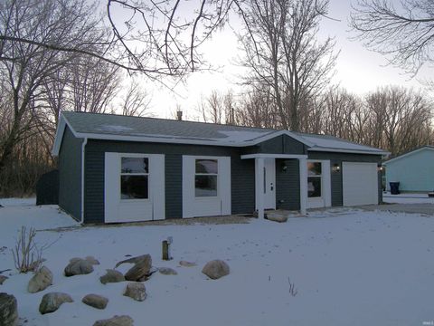 Photo of 1820 Michaels Street, Warsaw, IN 46580 (MLS # 202601557)